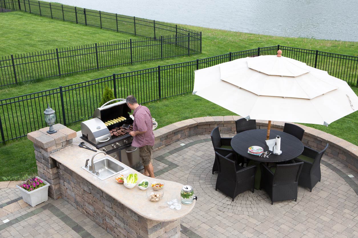 OUTDOOR KITCHENS